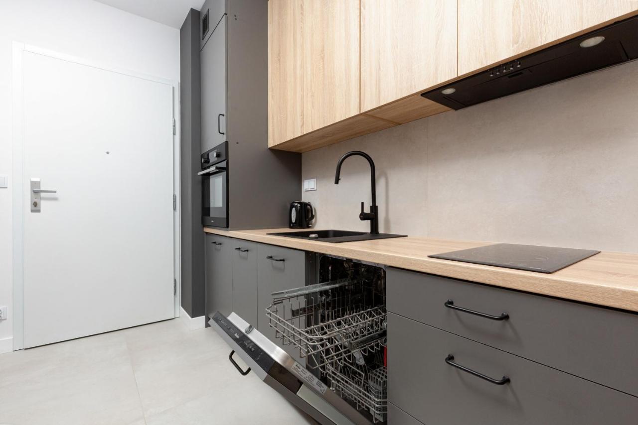 Studio Apartment Praga Targowa By Noclegi Renters Varsovia Exterior foto